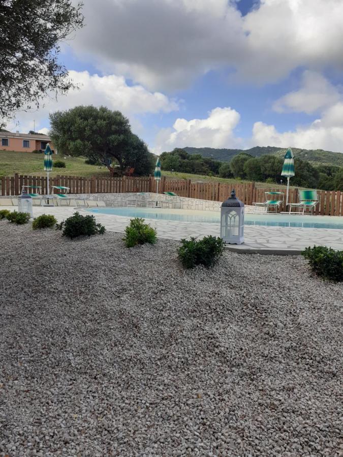 Agriturismo Gli Olivastri -Appartamento Bel Vedere Con Piscina ,Solarium E Vista Mare,Climatizzatore ,Wifi Aglientu Exteriör bild